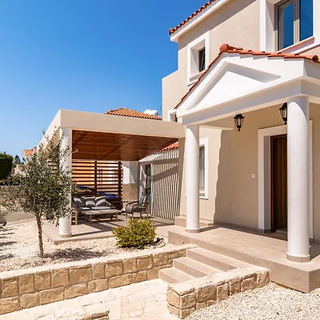 Sophia By Ezoria Pafos