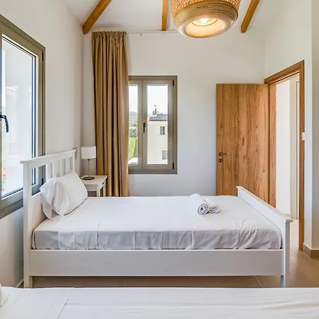 Sophia By Ezoria Pafos