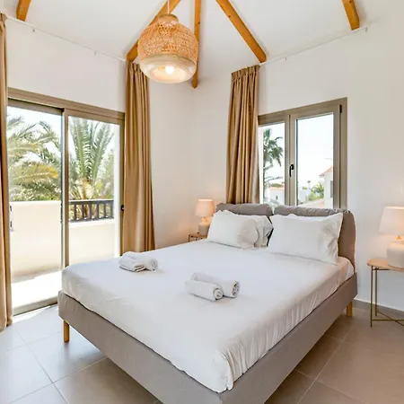 Sophia By Ezoria Paphos