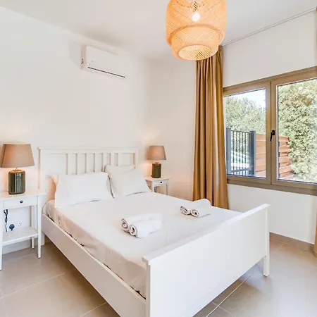 Villa Sophia By Ezoria Paphos