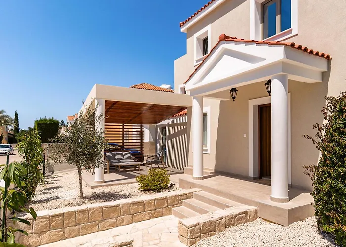 Sophia By Ezoria Paphos