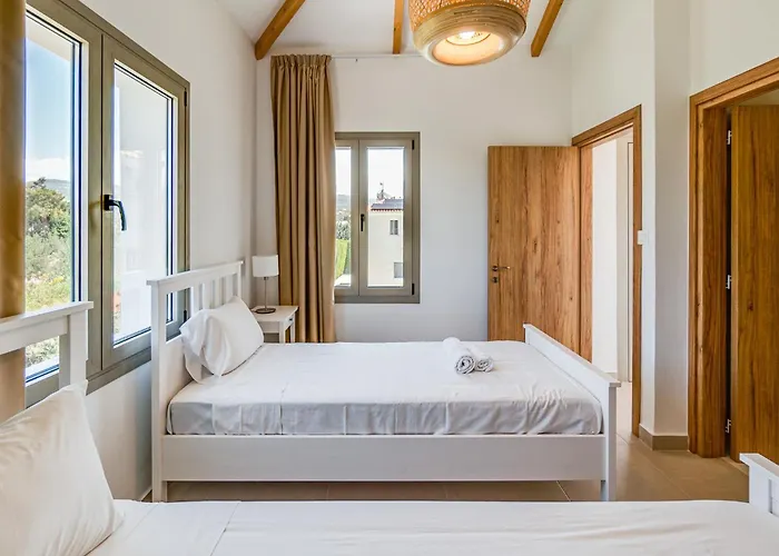 Sophia By Ezoria Paphos