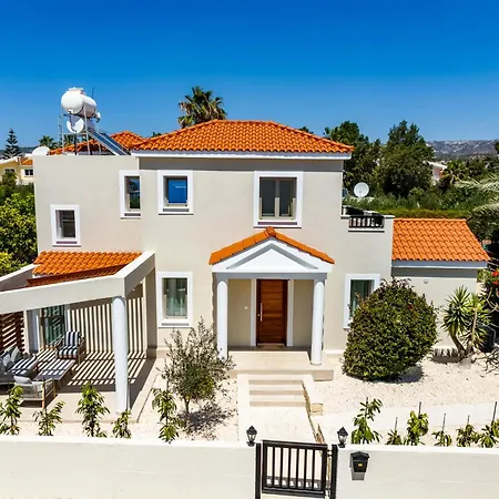 Villa Sophia By Ezoria Paphos